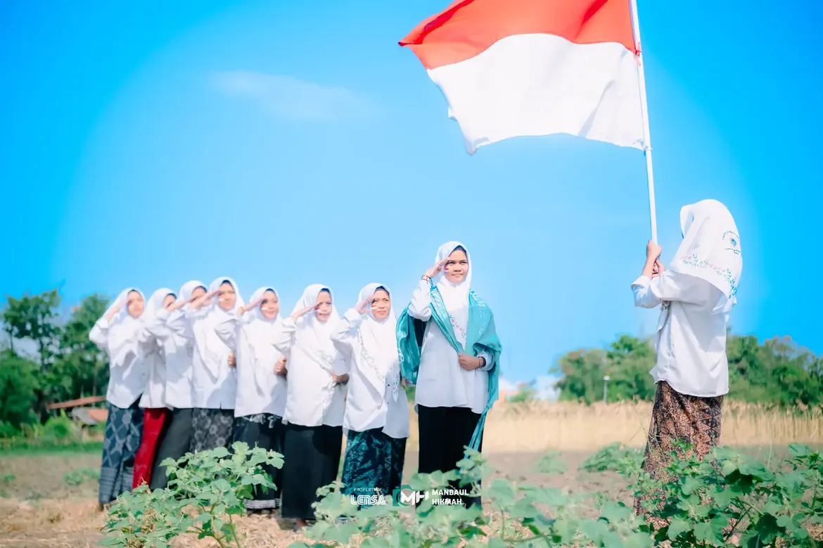 Kegiatan santri Pondok Pesantren Manbaul Hikmah Luwungragi